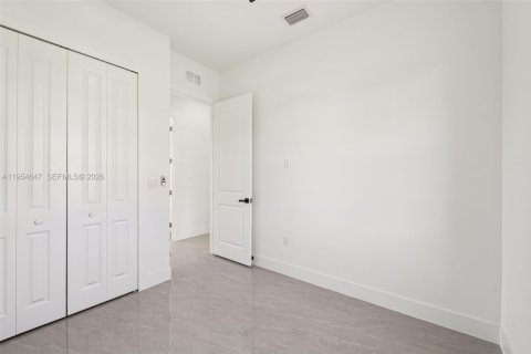 Casa en venta en Lehigh Acres, Florida, 3 dormitorios, 98.01 m2 № 2009013 - foto 23