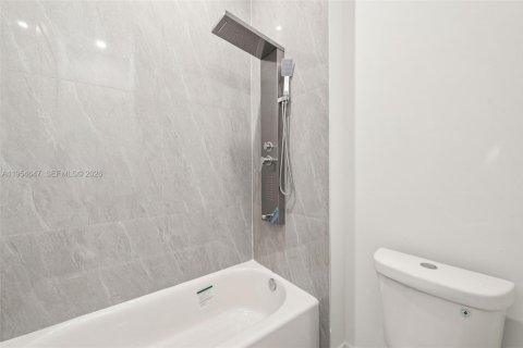 Casa en venta en Lehigh Acres, Florida, 3 dormitorios, 98.01 m2 № 2009013 - foto 15