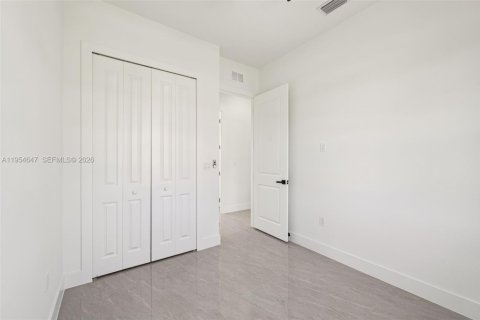 Casa en venta en Lehigh Acres, Florida, 3 dormitorios, 98.01 m2 № 2009013 - foto 22