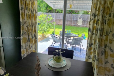 Casa en alquiler en Wilton Manors, Florida, 2 dormitorios, 130.06 m2 № 1776117 - foto 5