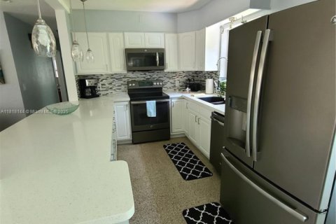 Casa en alquiler en Wilton Manors, Florida, 2 dormitorios, 130.06 m2 № 1776117 - foto 7