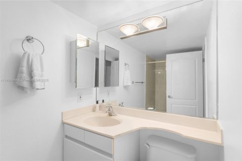 Copropriété à louer à Miami Beach, Floride: 3 chambres, 164.44 m2 № 1943692 - photo 10