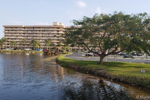 Condominio en venta en Plantation, Florida, 2 dormitorios, 94.3 m2 № 1943353 - foto 1