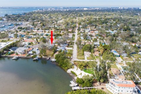 House in Gulfport, Florida 3 bedrooms, 114.46 sq.m. № 1533660 - photo 7