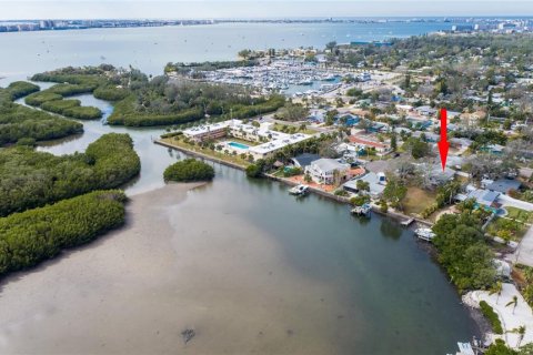 House in Gulfport, Florida 3 bedrooms, 114.46 sq.m. № 1533660 - photo 8