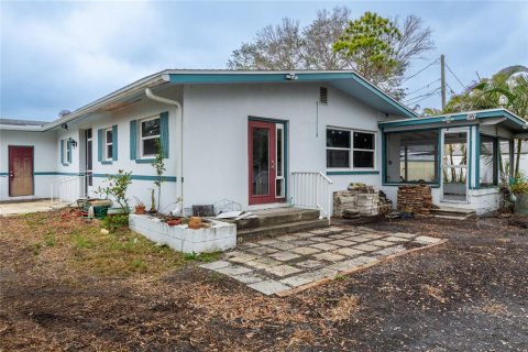 House in Gulfport, Florida 3 bedrooms, 114.46 sq.m. № 1533660 - photo 16