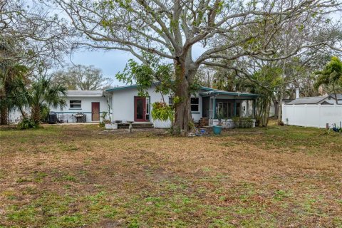 House in Gulfport, Florida 3 bedrooms, 114.46 sq.m. № 1533660 - photo 15