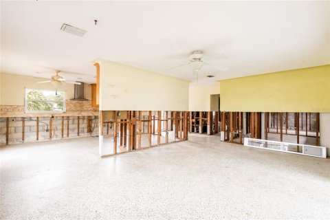 House in Gulfport, Florida 3 bedrooms, 114.46 sq.m. № 1533660 - photo 24