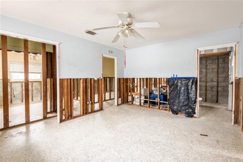 House in Gulfport, Florida 3 bedrooms, 114.46 sq.m. № 1533660 - photo 30