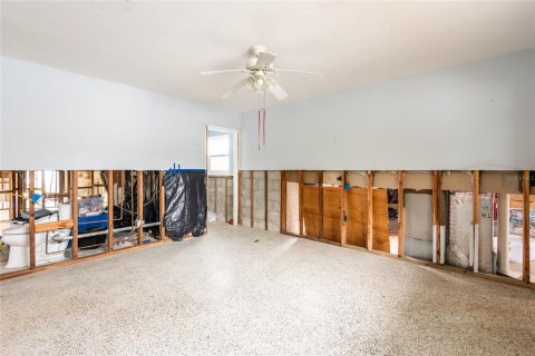House in Gulfport, Florida 3 bedrooms, 114.46 sq.m. № 1533660 - photo 29