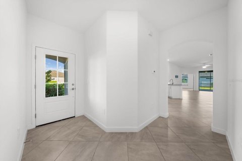 House in LORRAINE LAKES in Bradenton, Florida 2 bedrooms, 144.65 sq.m. № 2391568 - photo 6