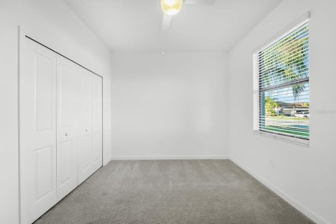 House in LORRAINE LAKES in Bradenton, Florida 2 bedrooms, 144.65 sq.m. № 2391568 - photo 16