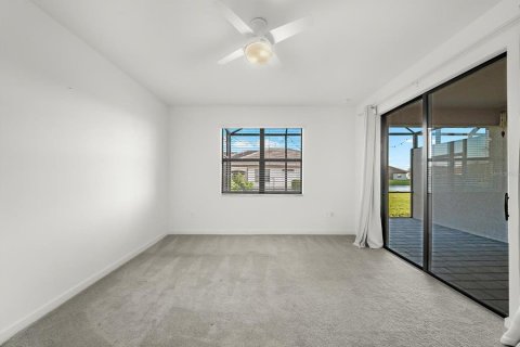 House in LORRAINE LAKES in Bradenton, Florida 2 bedrooms, 144.65 sq.m. № 2391568 - photo 24