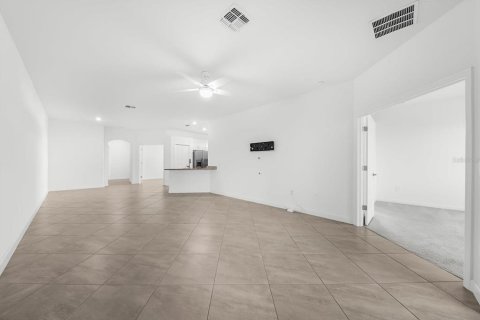 House in LORRAINE LAKES in Bradenton, Florida 2 bedrooms, 144.65 sq.m. № 2391568 - photo 21
