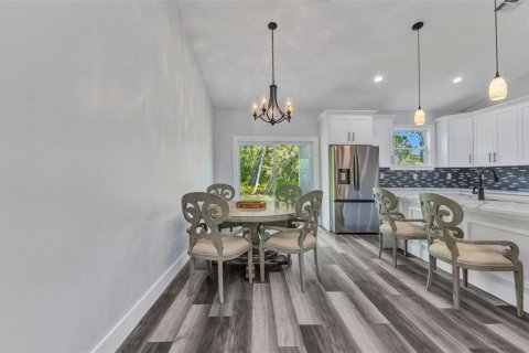 House in Port Charlotte, Florida 3 bedrooms, 154.59 sq.m. № 1847231 - photo 16