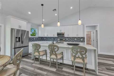 House in Port Charlotte, Florida 3 bedrooms, 154.59 sq.m. № 1847231 - photo 11