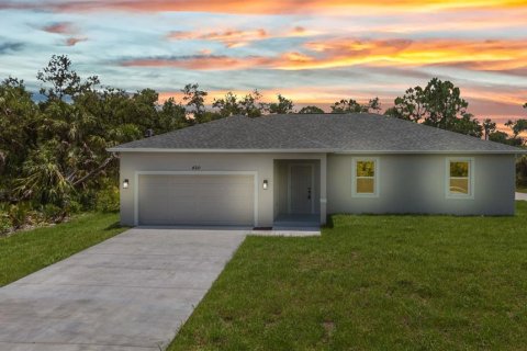 House in Port Charlotte, Florida 3 bedrooms, 154.59 sq.m. № 1847231 - photo 1