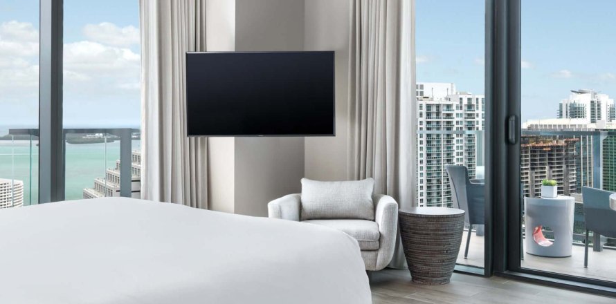 Apartment in REACH BRICKELL CITY CENTER in Miami, Florida 3 bedrooms, 172 sq.m. № 21591