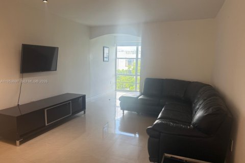 Купить кондоминиум в Санни-Айлс-Бич, Флорида 1 спальня, 49.8м2, № 2054938 - фото 4