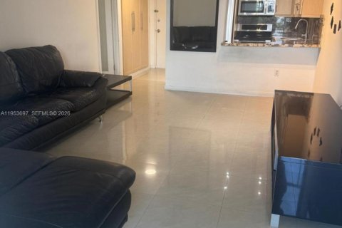 Купить кондоминиум в Санни-Айлс-Бич, Флорида 1 спальня, 49.8м2, № 2054938 - фото 9