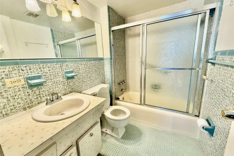 Condo in Bay Harbor Islands, Florida, 1 bedroom  № 1978973 - photo 25
