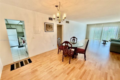 Condo in Bay Harbor Islands, Florida, 1 bedroom  № 1978973 - photo 10