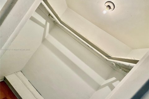 Condo in Bay Harbor Islands, Florida, 1 bedroom  № 1978973 - photo 20