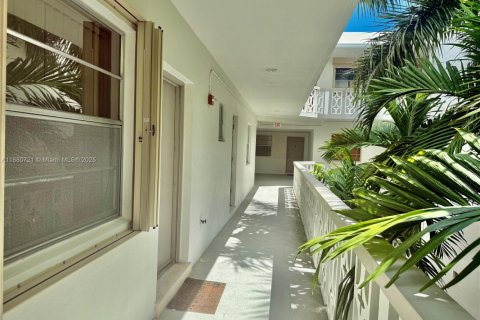 Condo in Bay Harbor Islands, Florida, 1 bedroom  № 1978973 - photo 7