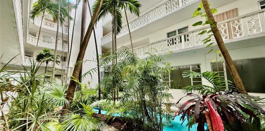 Condo in Bay Harbor Islands, Florida, 1 bedroom  № 1978973