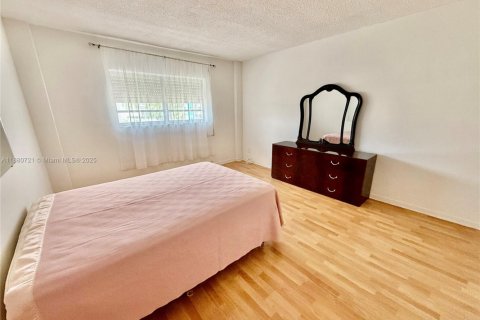 Condo in Bay Harbor Islands, Florida, 1 bedroom  № 1978973 - photo 22