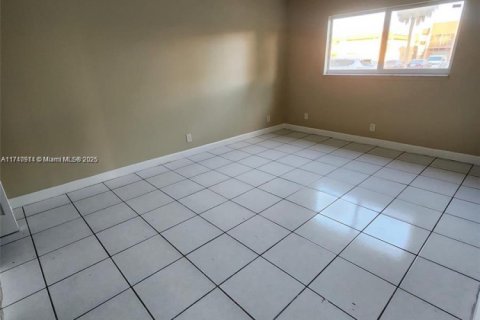 Condo in Lauderhill, Florida, 2 bedrooms  № 1489225 - photo 3