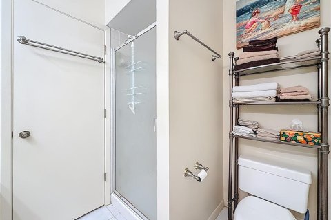 Condo in Palm Harbor, Florida, 2 bedrooms № 2198916 - photo 17