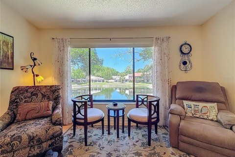 Condo in Palm Harbor, Florida, 2 bedrooms № 2198916 - photo 10