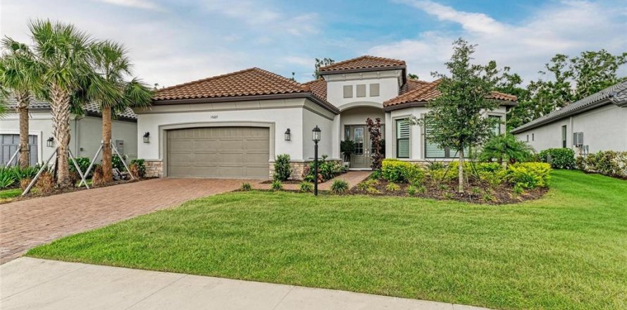 House in Bradenton, Florida 3 bedrooms, 288.09 sq.m. № 1681973