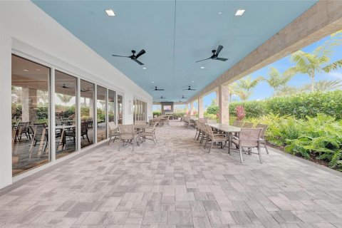 House in Bradenton, Florida 3 bedrooms, 288.09 sq.m. № 1681973 - photo 19