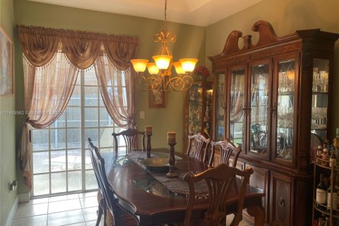 Casa en venta en Miami Lakes, Florida, 4 dormitorios, 190.26 m2 № 1888112 - foto 16