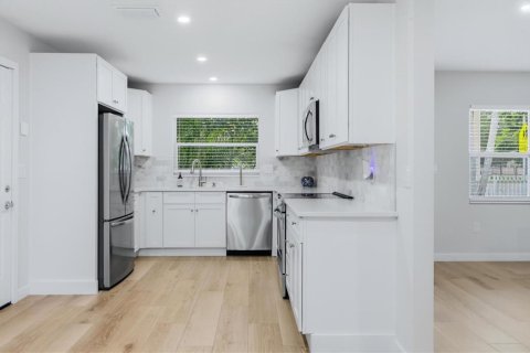 Casa en venta en Sarasota, Florida, 3 dormitorios, 155.7 m2 № 2203914 - foto 9