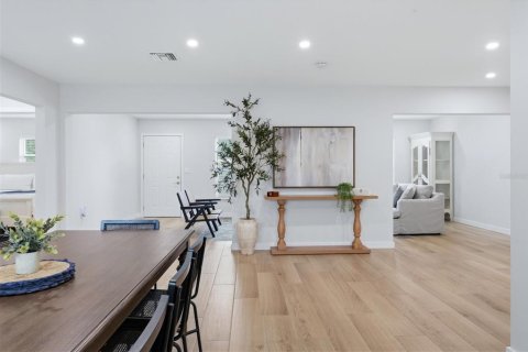 Casa en venta en Sarasota, Florida, 3 dormitorios, 155.7 m2 № 2203914 - foto 4