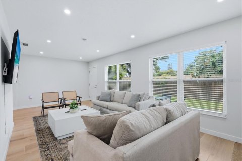 Casa en venta en Sarasota, Florida, 3 dormitorios, 155.7 m2 № 2203914 - foto 12