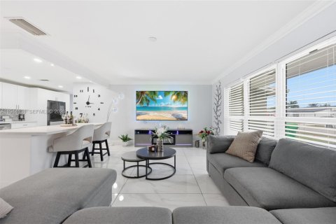 Villa ou maison à vendre à Sunrise, Floride: 4 chambres, 142.79 m2 № 2001177 - photo 6