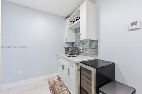 Villa ou maison à vendre à Sunrise, Floride: 4 chambres, 142.79 m2 № 2001177 - photo 13