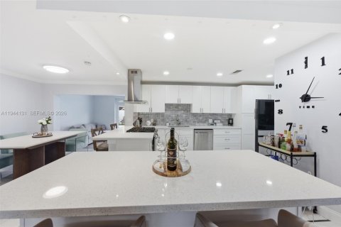 Villa ou maison à vendre à Sunrise, Floride: 4 chambres, 142.79 m2 № 2001177 - photo 11