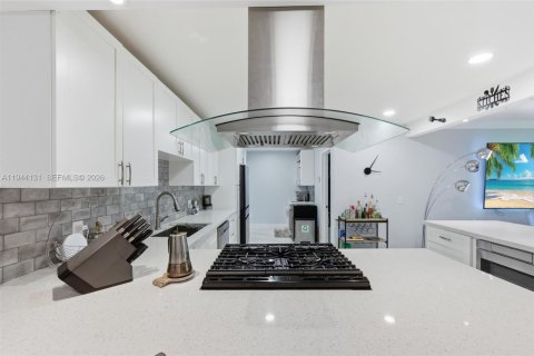 Villa ou maison à vendre à Sunrise, Floride: 4 chambres, 142.79 m2 № 2001177 - photo 12