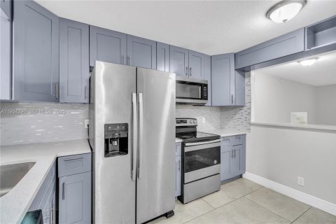 Снять в аренду квартиру в Лейк-Уорт, Флорида 2 спальни, 94.76м2, № 1992662 - фото 5