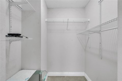 Снять в аренду квартиру в Лейк-Уорт, Флорида 2 спальни, 94.76м2, № 1992662 - фото 17