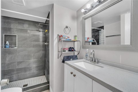 Снять в аренду квартиру в Лейк-Уорт, Флорида 2 спальни, 94.76м2, № 1992662 - фото 15