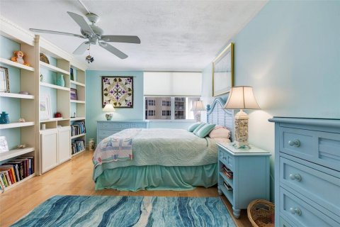 Copropriété à vendre à Sarasota, Floride: 3 chambres, 128.21 m2 № 1690828 - photo 17