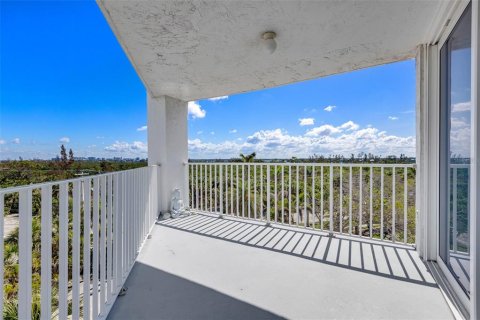 Copropriété à vendre à Sarasota, Floride: 3 chambres, 128.21 m2 № 1690828 - photo 28
