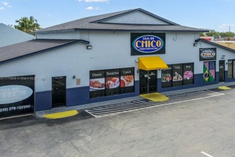 Купить коммерческую недвижимость в Форт Майерс, Флорида № 2037026 - фото 2