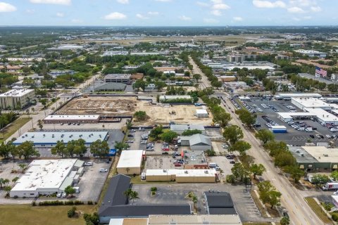 Купить коммерческую недвижимость в Форт Майерс, Флорида № 2037026 - фото 21